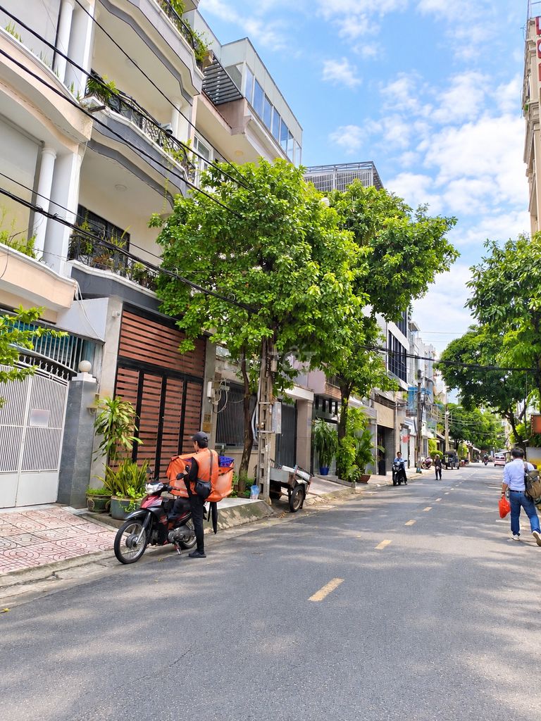 Rent an internal cash house near Lotte Republic K300 430 m2 26 million