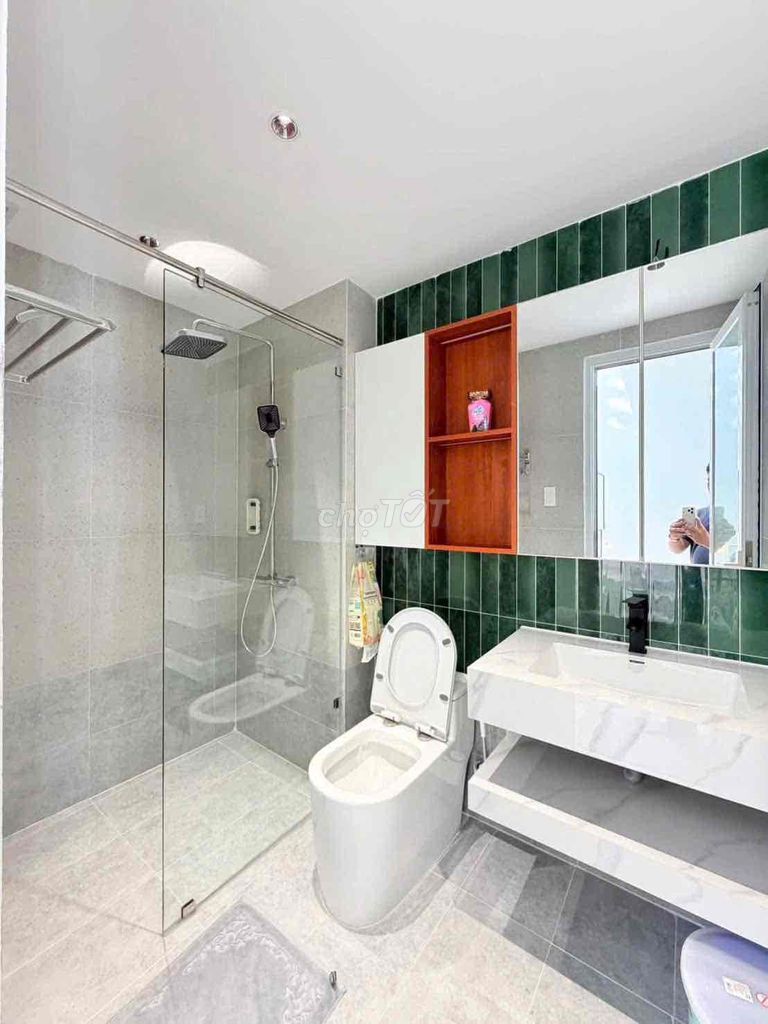Rent New Street 100% 3 floor st 2 bedroom 3 3 toilets 266/ Nguyễn Văn Lượng 16 million