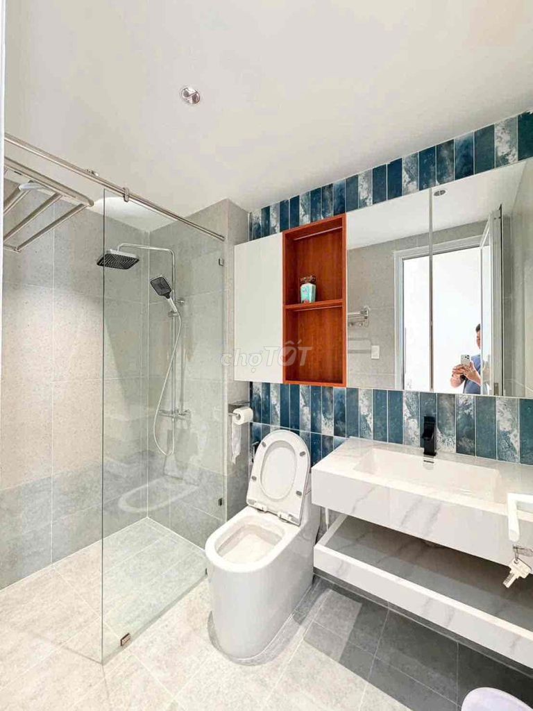 Rent New Street 100% 3 floor st 2 bedroom 3 3 toilets 266/ Nguyễn Văn Lượng 16 million