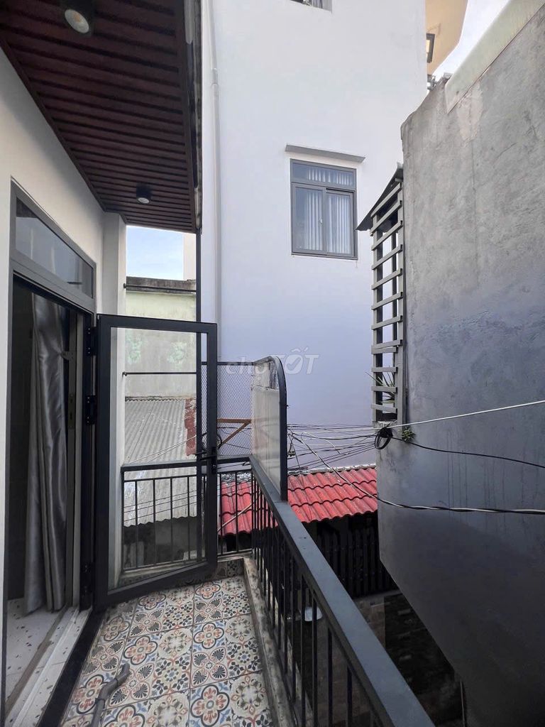 The whole rent house-- sh alone no one mind sd30 M2-two floors of RHS 15 Gò Vấp