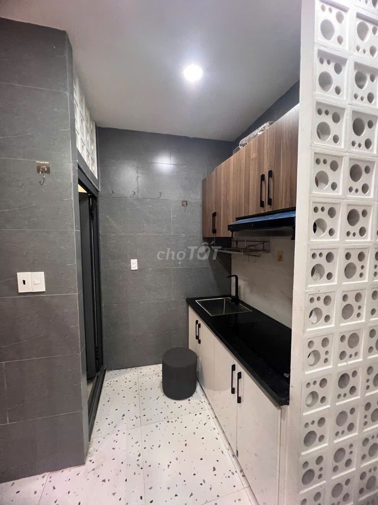 The whole rent house-- sh alone no one mind sd30 M2-two floors of RHS 15 Gò Vấp