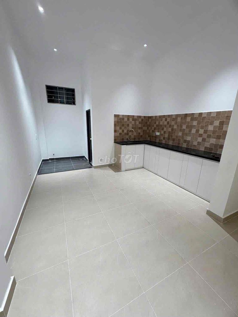 We need to rent out the House, 8 meters, 1 MM+, 2 new bedroom 2 new toilets