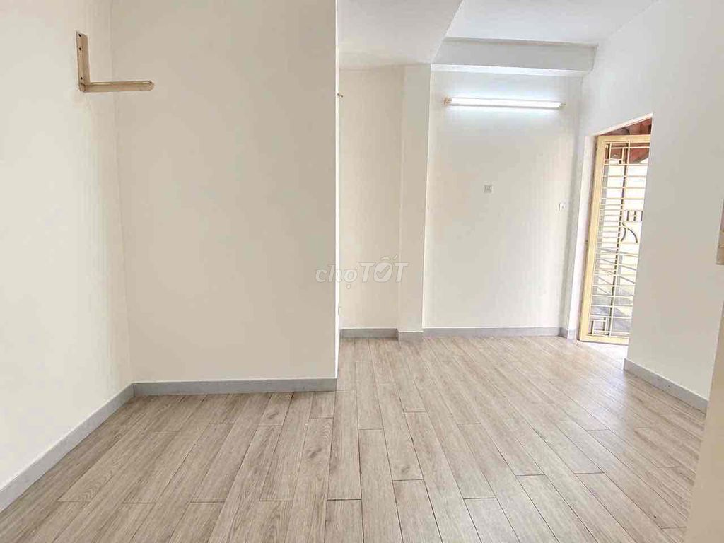 New house painted four bedrooms- Three toilets right on Nguyễn Trọng Tuyển.