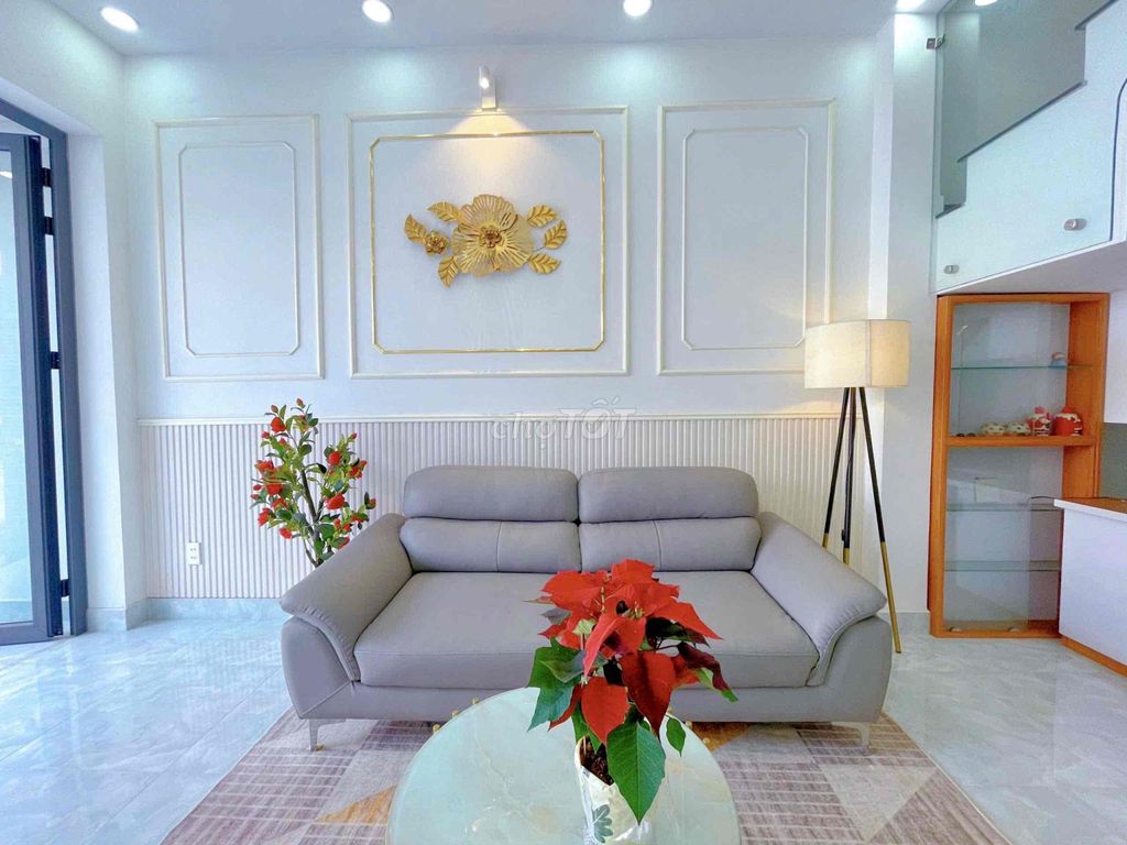 Rent the entire front of số 8 :20 million a month - 3 bedroom - 3 toilets