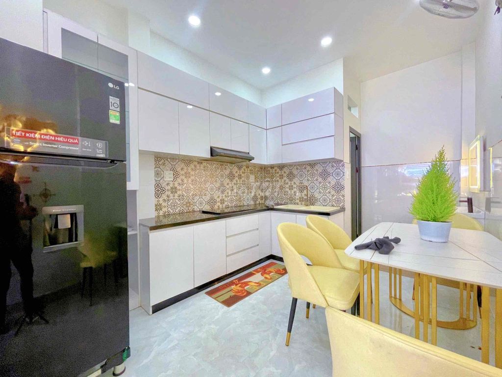Rent the entire front of số 8 :20 million a month - 3 bedroom - 3 toilets