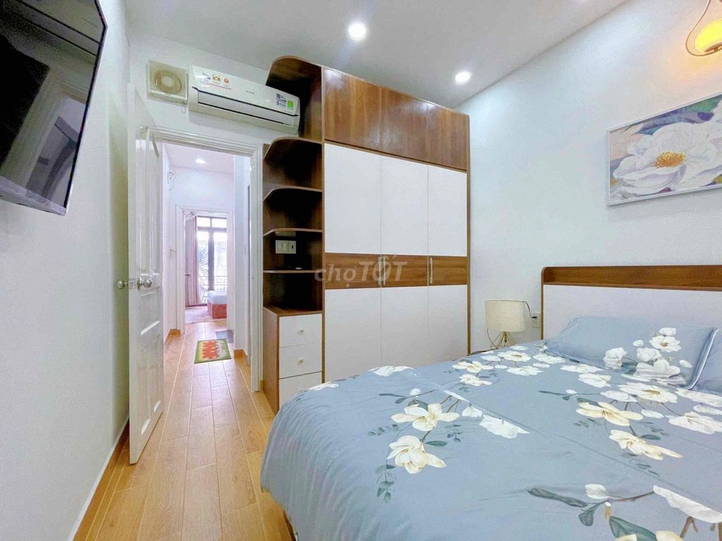 Rent the entire front of số 8 :20 million a month - 3 bedroom - 3 toilets