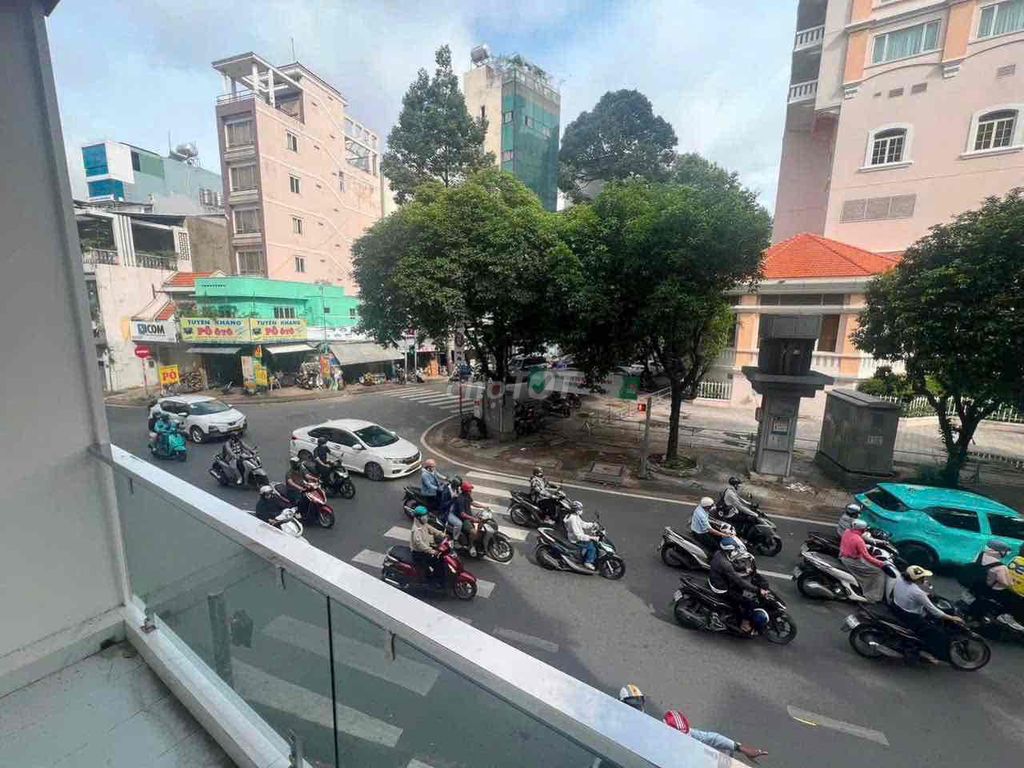 Rent a cash house on Trần Phú Street.