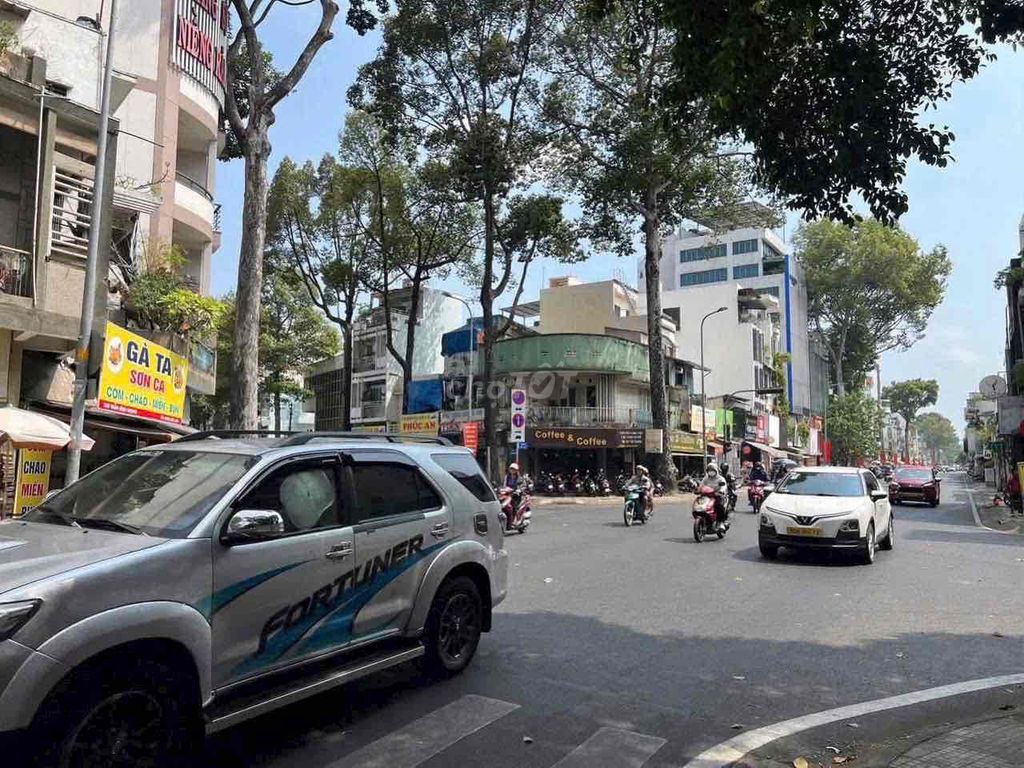 Rent a cash house on Trần Phú Street.