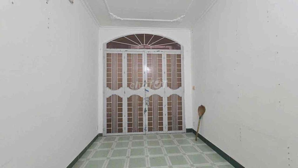 House 1 .1 .2th floor 2 bedroom 3.5 x18 m car lane 793 Trần Xuân Soạn