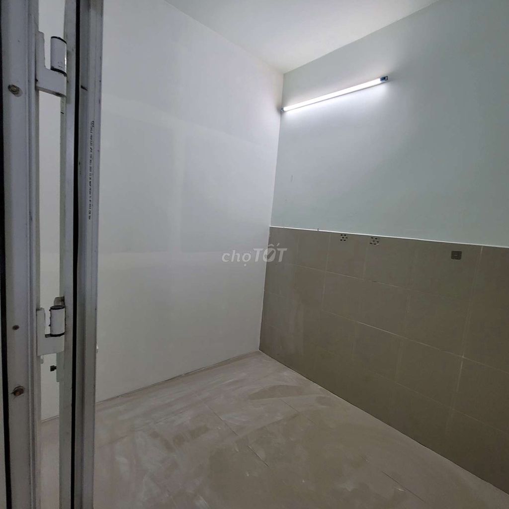 Rent Phạm Văn Chiêu, Gò Vấp, 4 x 18 meters, 2 bedrooms, 8.5 million