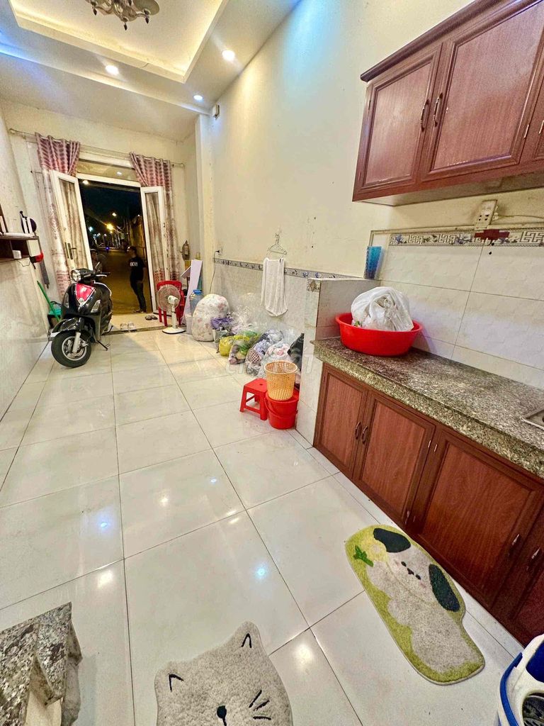 3 x 9 meters 3 floors plus st (3 bedroom 4 toilets) 1/ Hương Lộ 2. Bình Tân