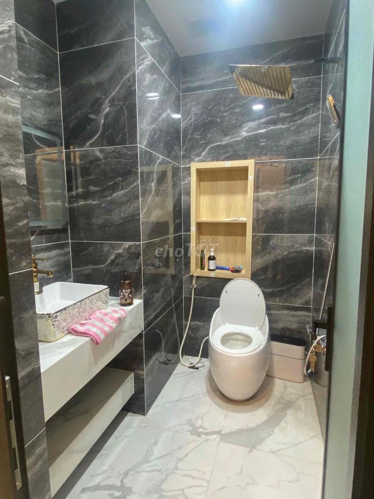 The beautiful new home in the 69th alley/ Phan Huy Ích P. New Mountain