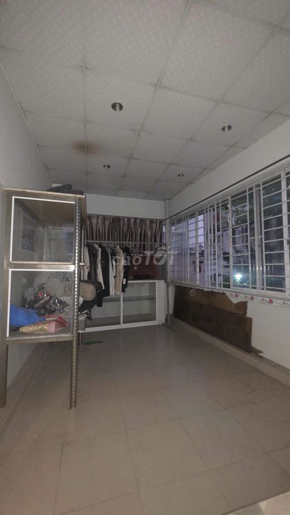 3 rooms Phạm Văn Hai.
