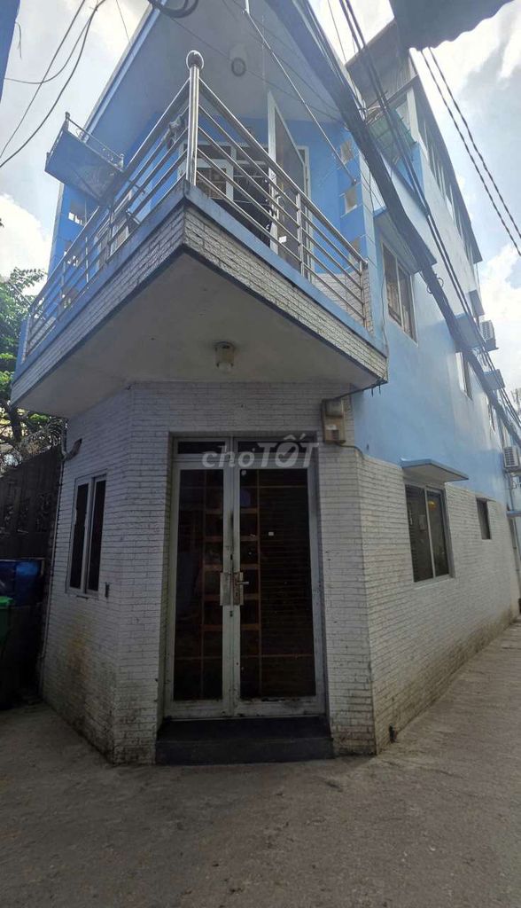 3 rooms Phạm Văn Hai.