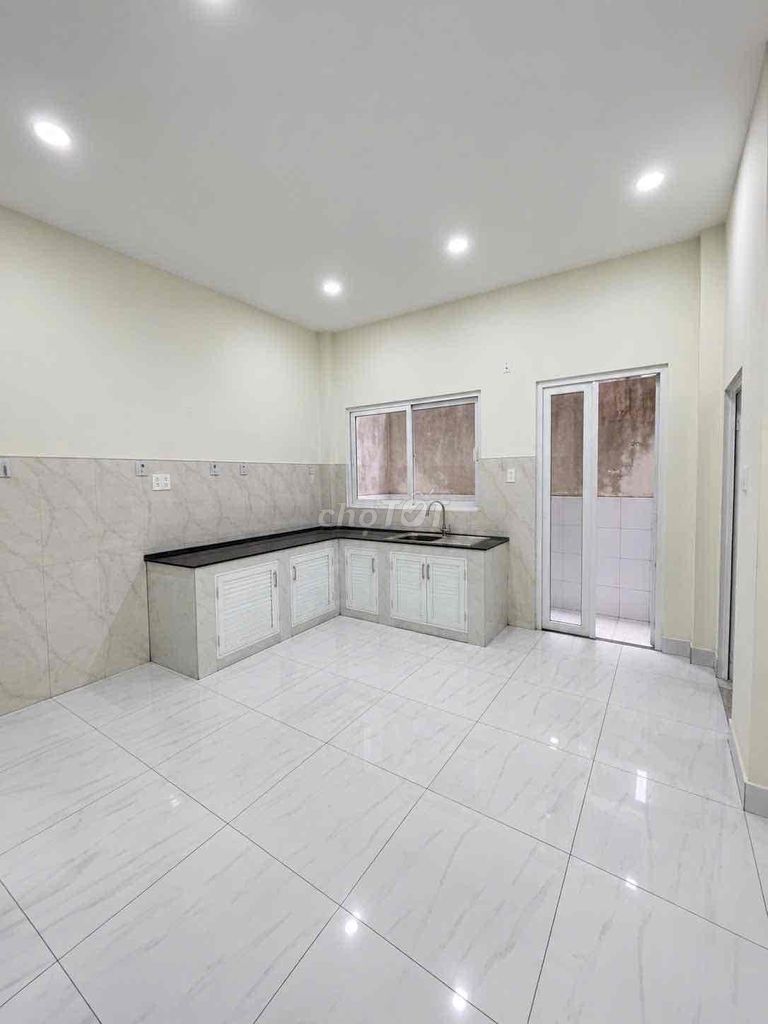 Rent a four-story apartment. Tân Hương Tân Phú. 78 meters across.