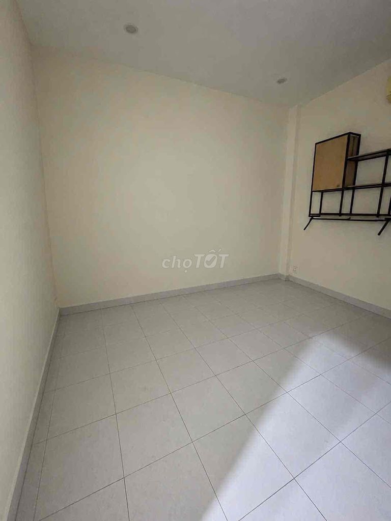 Rent a four-story apartment. Tân Hương Tân Phú. 78 meters across.