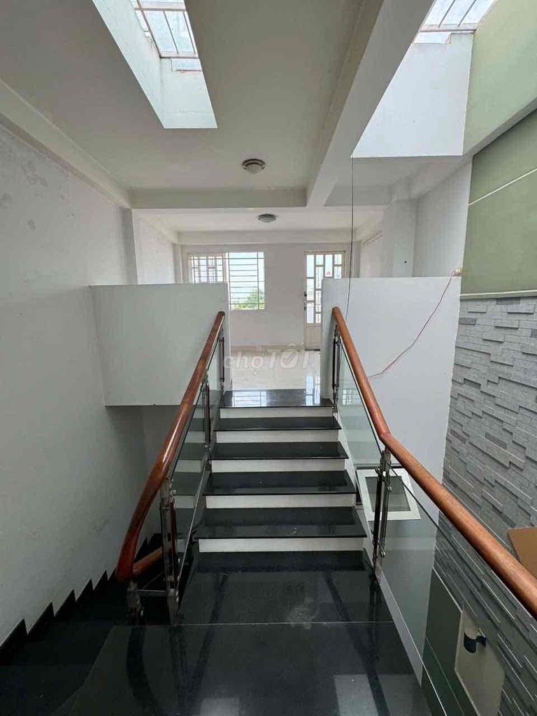 Rent the whole house next to Parma Malone District 8 6 bedrooms