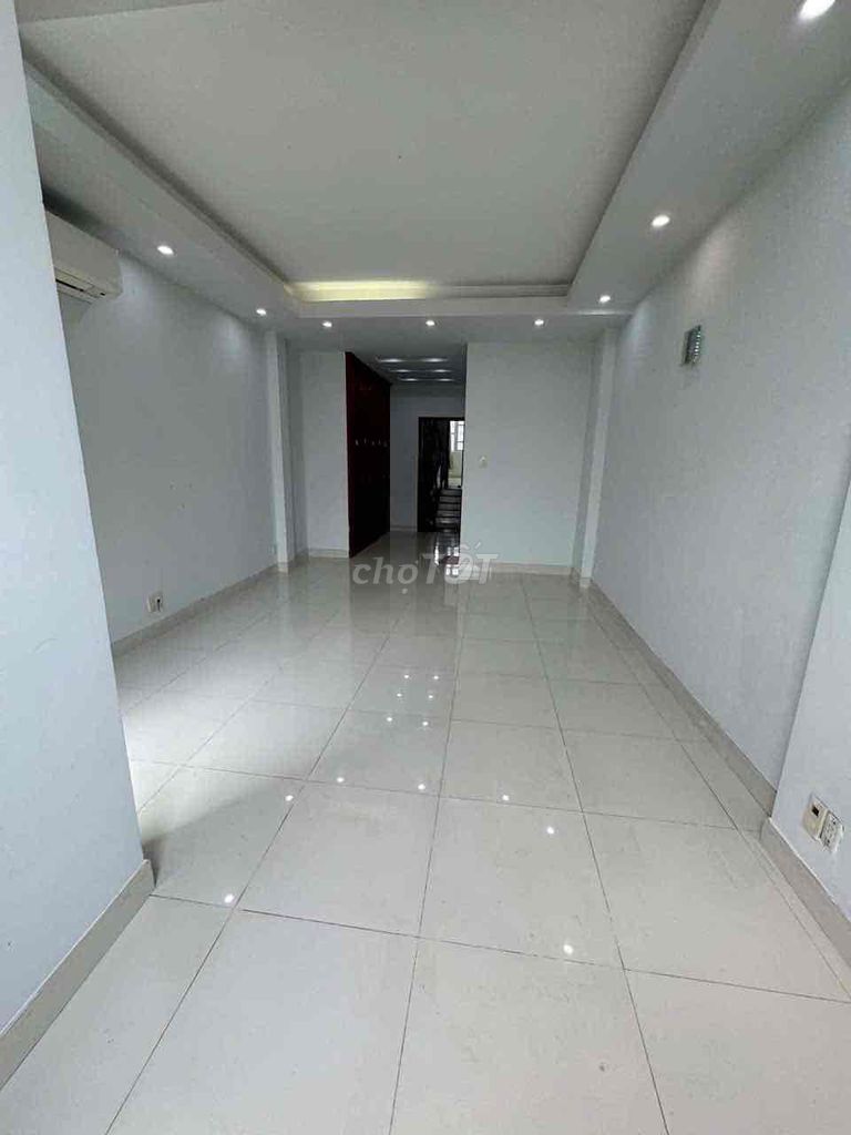 Rent the whole house next to Parma Malone District 8 6 bedrooms