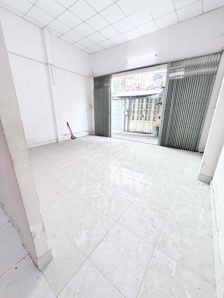 House 1/ Tên Lửa. level 4: 4.2 x16 meters (a bathroom bedroom) 3 meters down. Bình Tân