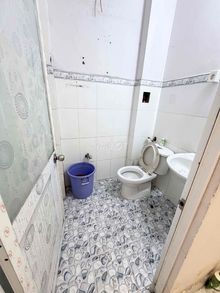 House 1/ Tên Lửa. level 4: 4.2 x16 meters (a bathroom bedroom) 3 meters down. Bình Tân
