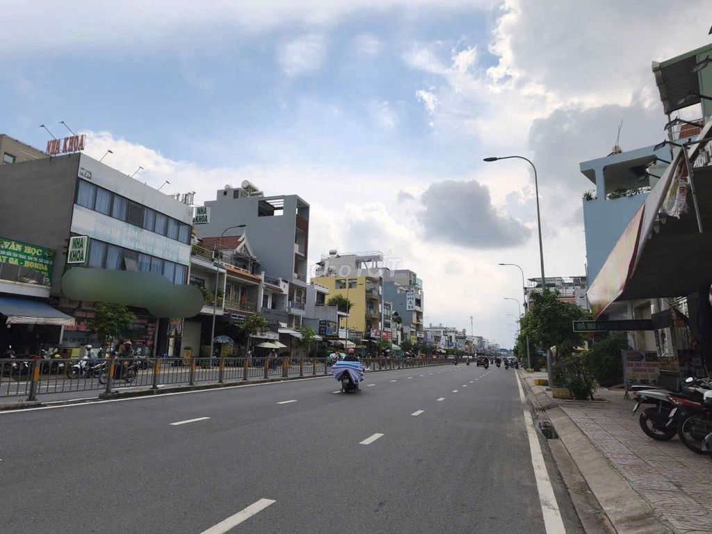 Rent the villa mi Ni 288 M2 in front of aeon Tân Phú