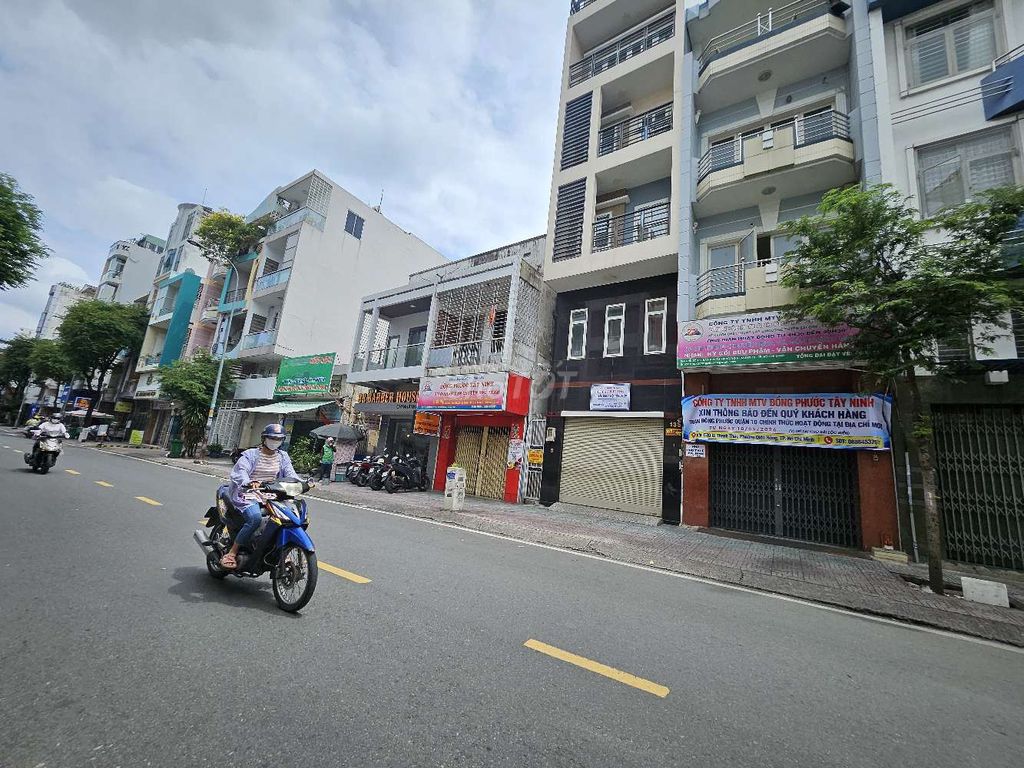 I'll need 137 Đào Duy Từ, 137 5, 10th District, 45 million a month.
