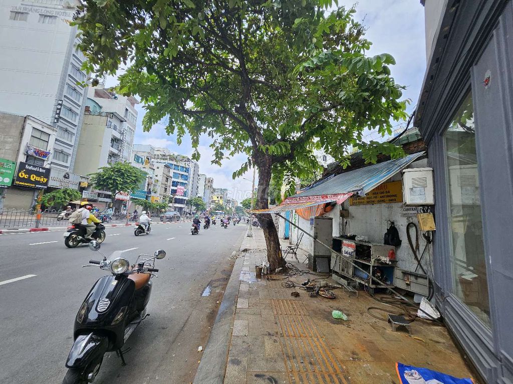 I'll need 137 Đào Duy Từ, 137 5, 10th District, 45 million a month.