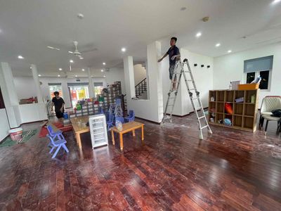 Rent villa on the main road - District 2.