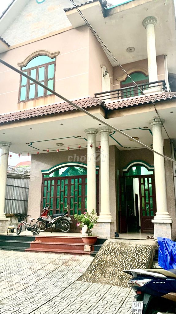 Rent the original house 200 M2 - full, generous, super-blowing
