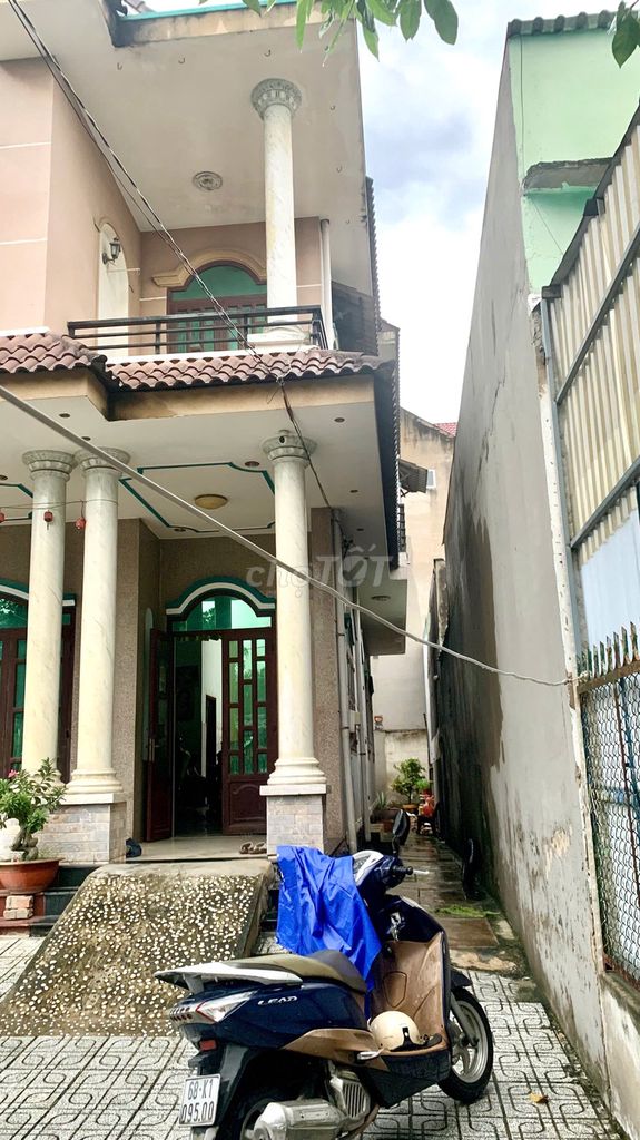 Rent the original house 200 M2 - full, generous, super-blowing