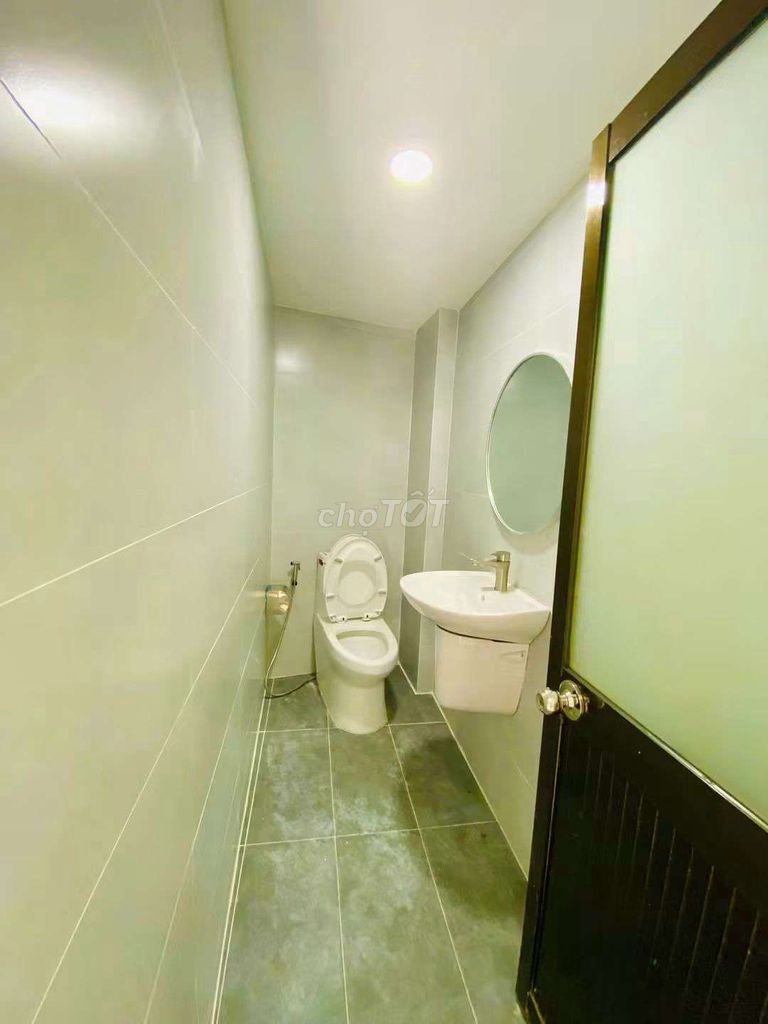 Rent an R/CNNRA 4 sheets - 3 bedroom 3 toilets - cheap