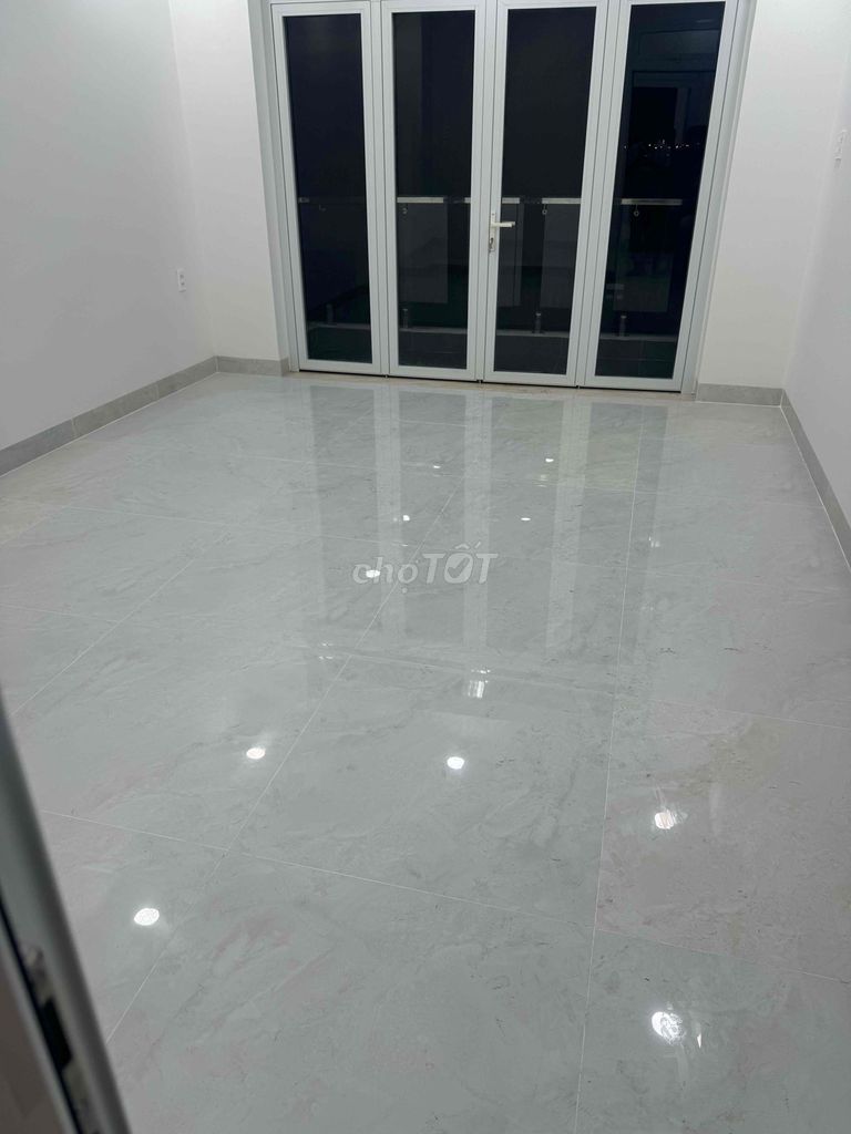Rent the entire 7 bedroom. 1 ground 3 floors