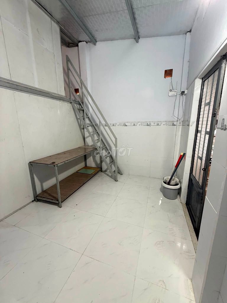 Rent a 1 st. 1 st. 1 st. 1 số 8 t. Long, 2 bedrooms one near Thủ Đức million