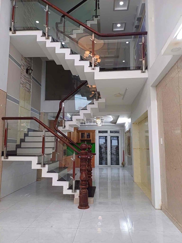 Nguyễn Văn Dung rental place 4 bedrooms