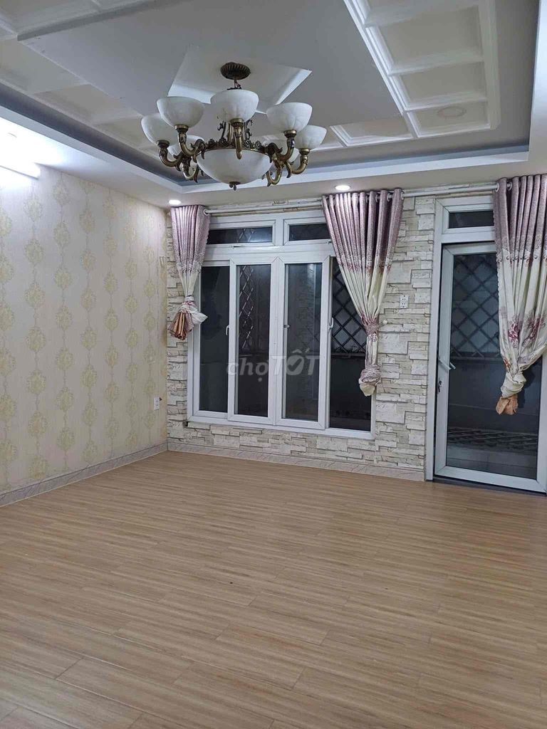 Nguyễn Văn Dung rental place 4 bedrooms