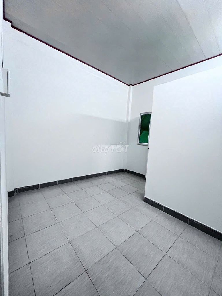 7th Street.5 X23, three bedrooms wide. Three bathrooms, near C/C. 4 S Linh Đông, square.
