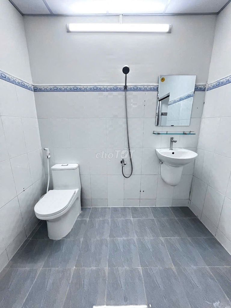 7th Street.5 X23, three bedrooms wide. Three bathrooms, near C/C. 4 S Linh Đông, square.