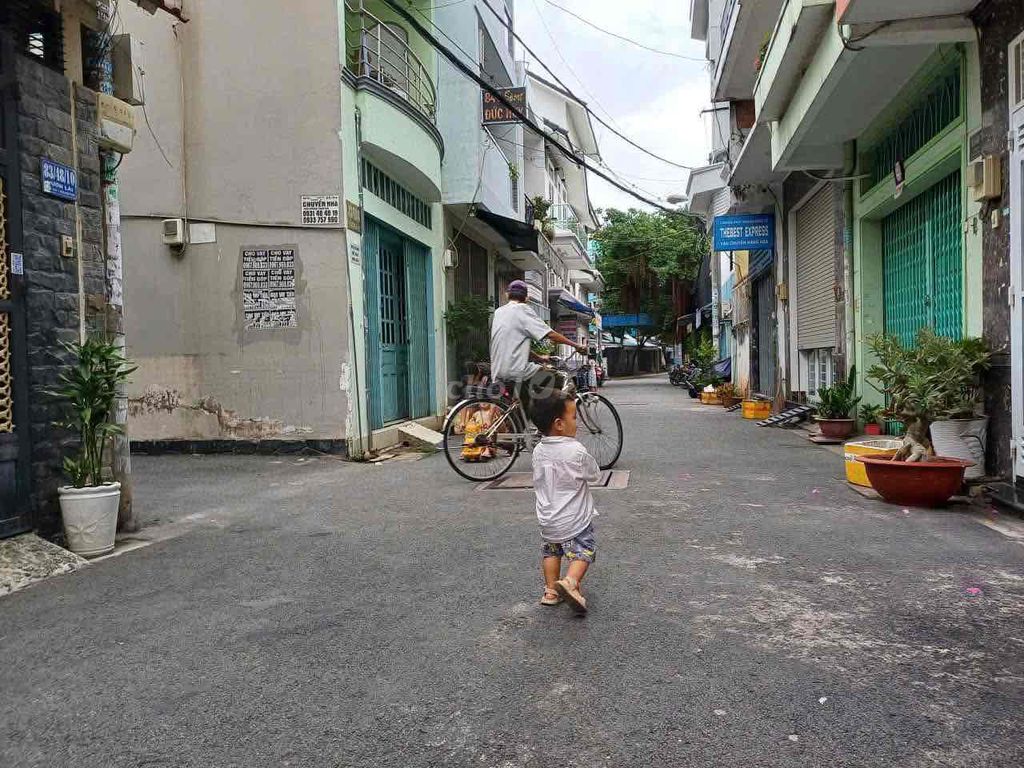 renting the original house 188/3 Nguyễn Xuân Khoát ( 83/48/3 Old Gardens)