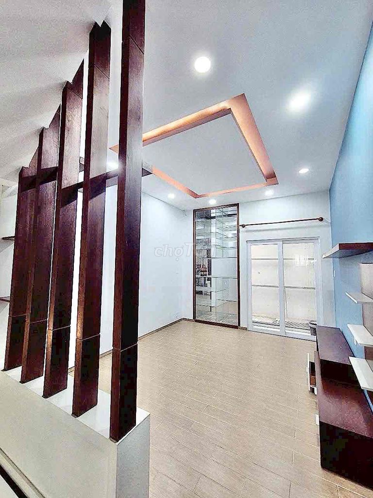 4 x18 3 5th floor bedroom 5 toilets, 7 7th Street Lê Văn Quới