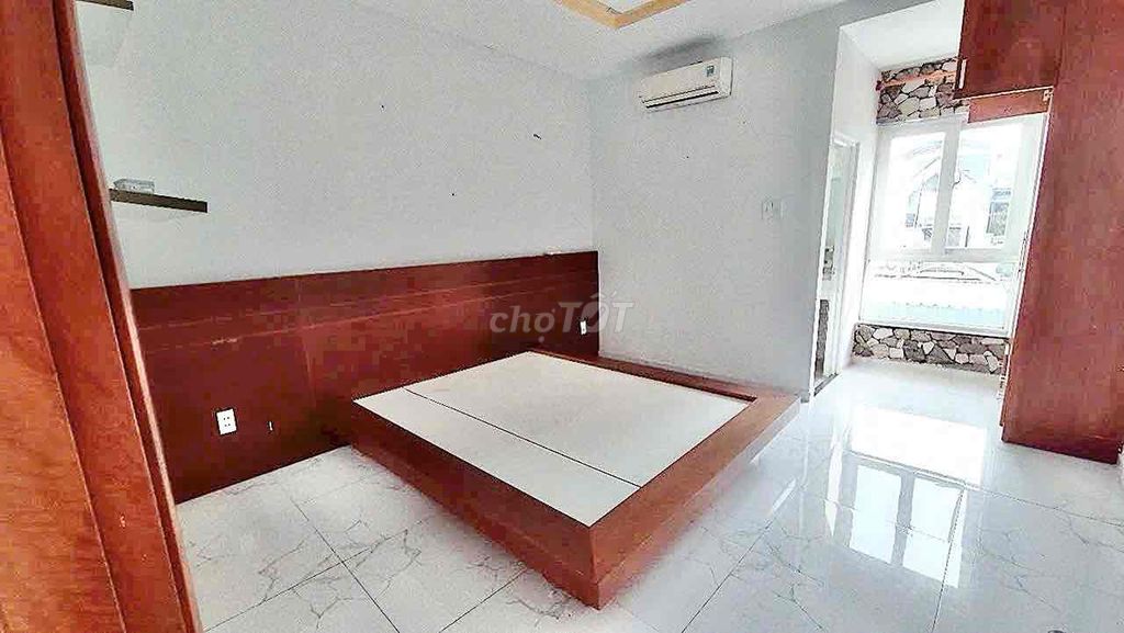 4 x18 3 5th floor bedroom 5 toilets, 7 7th Street Lê Văn Quới