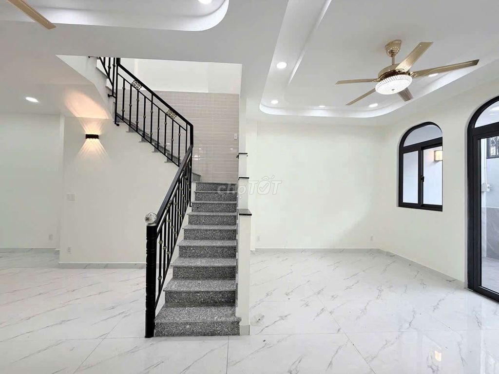 Rent two floors of Nguyễn Thượng Hiền 3 bedrooms -1 - footed hill