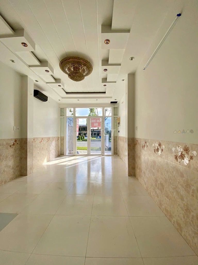 Rent the entire Võ Văn Kiệt, 16 million a month.