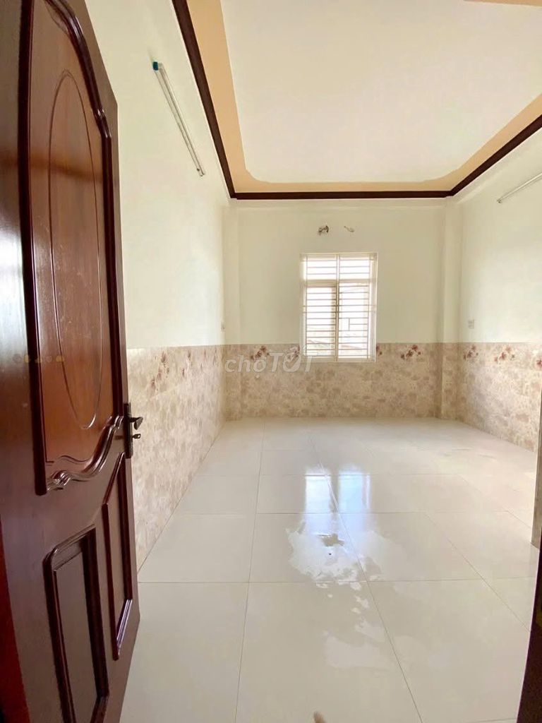 Rent the entire Võ Văn Kiệt, 16 million a month.