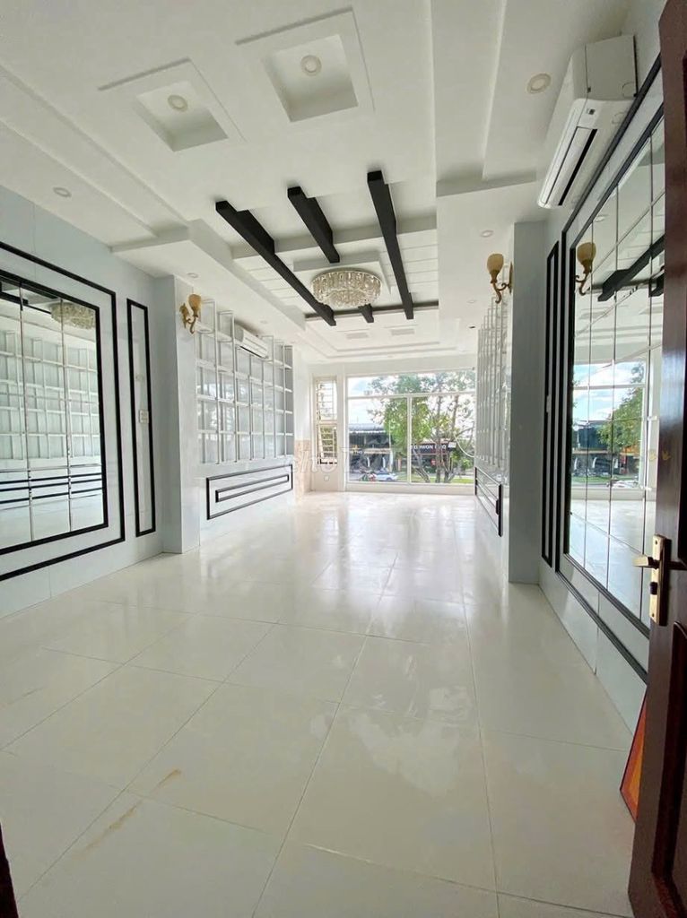 Rent the entire Võ Văn Kiệt, 16 million a month.