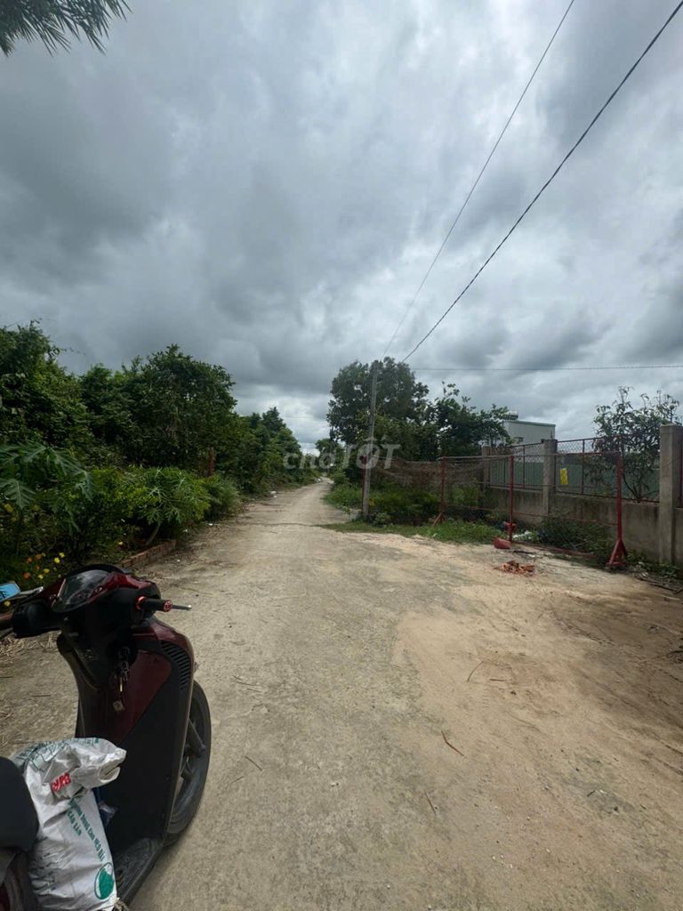 Rent house near the north west cn Củ Chi.
