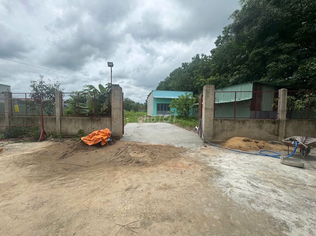 Rent house near the north west cn Củ Chi.