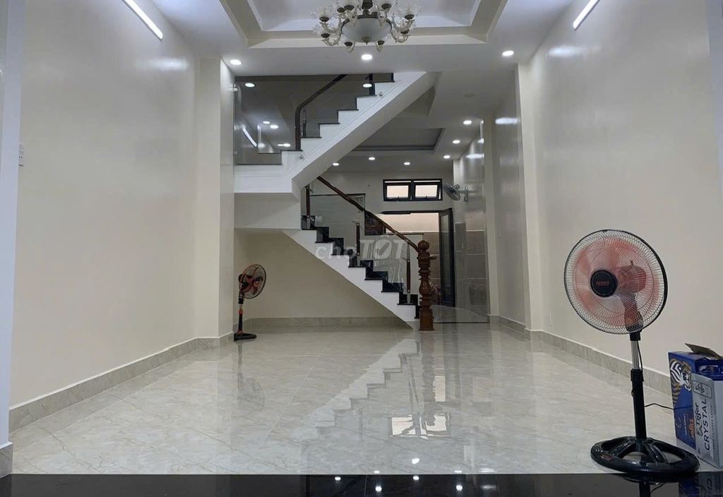 for rent: 549/ lê văn thọ, District 10, Gò Vấp.