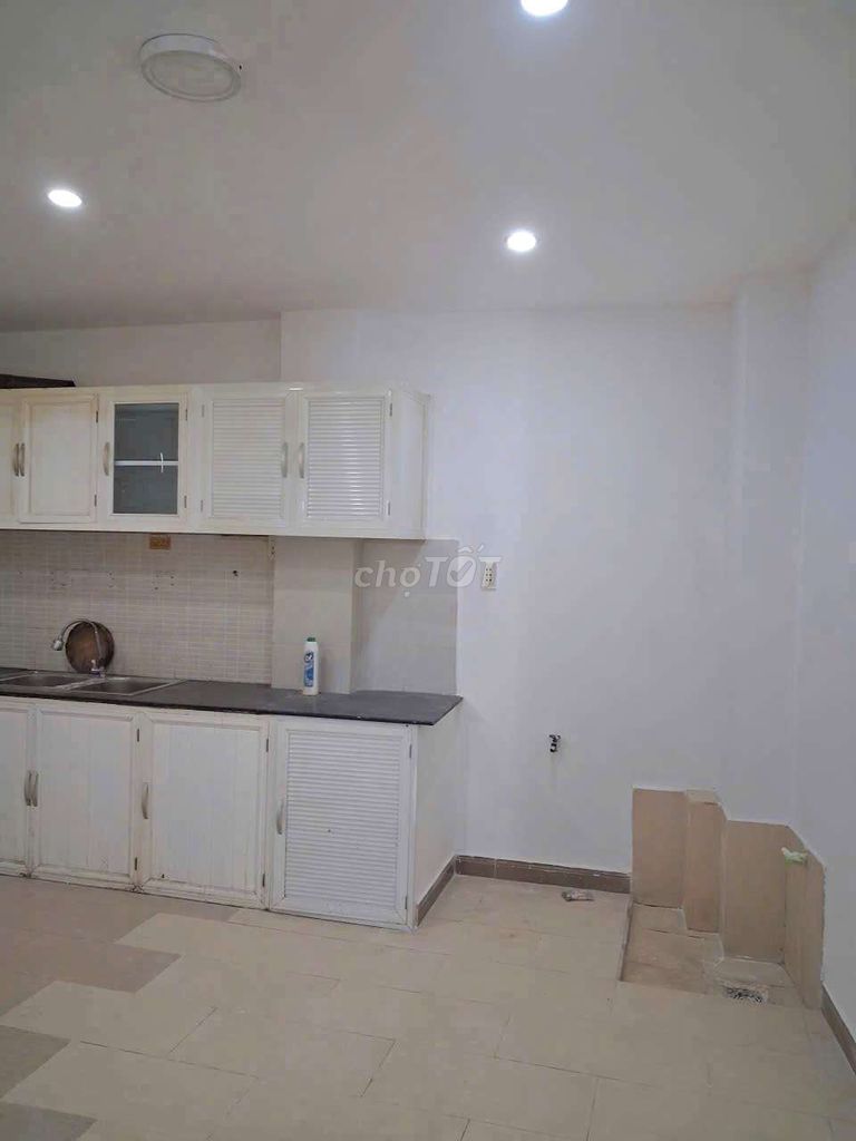 Rents - Chiến Lược - Bình Trị Đông - 10.5 trieu - 3 bedroom - 4 stories