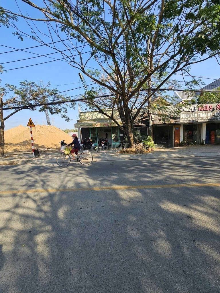 Rent the big house. 122 M2 in front of Nguyễn Bình. Next to dream two.