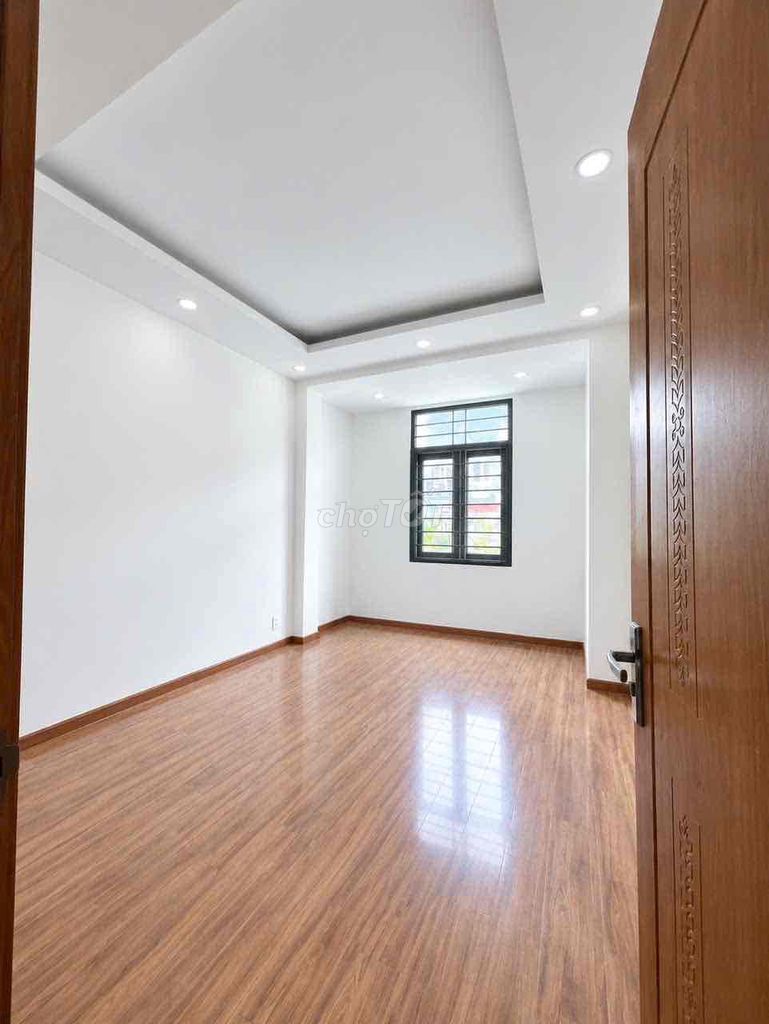We'll need an 8 x 16 area. Two fourth floor bedroom. Three toilets. Two sugar cars.